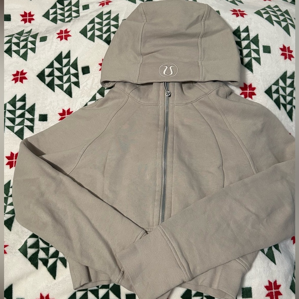 Lululemon cropped scuba